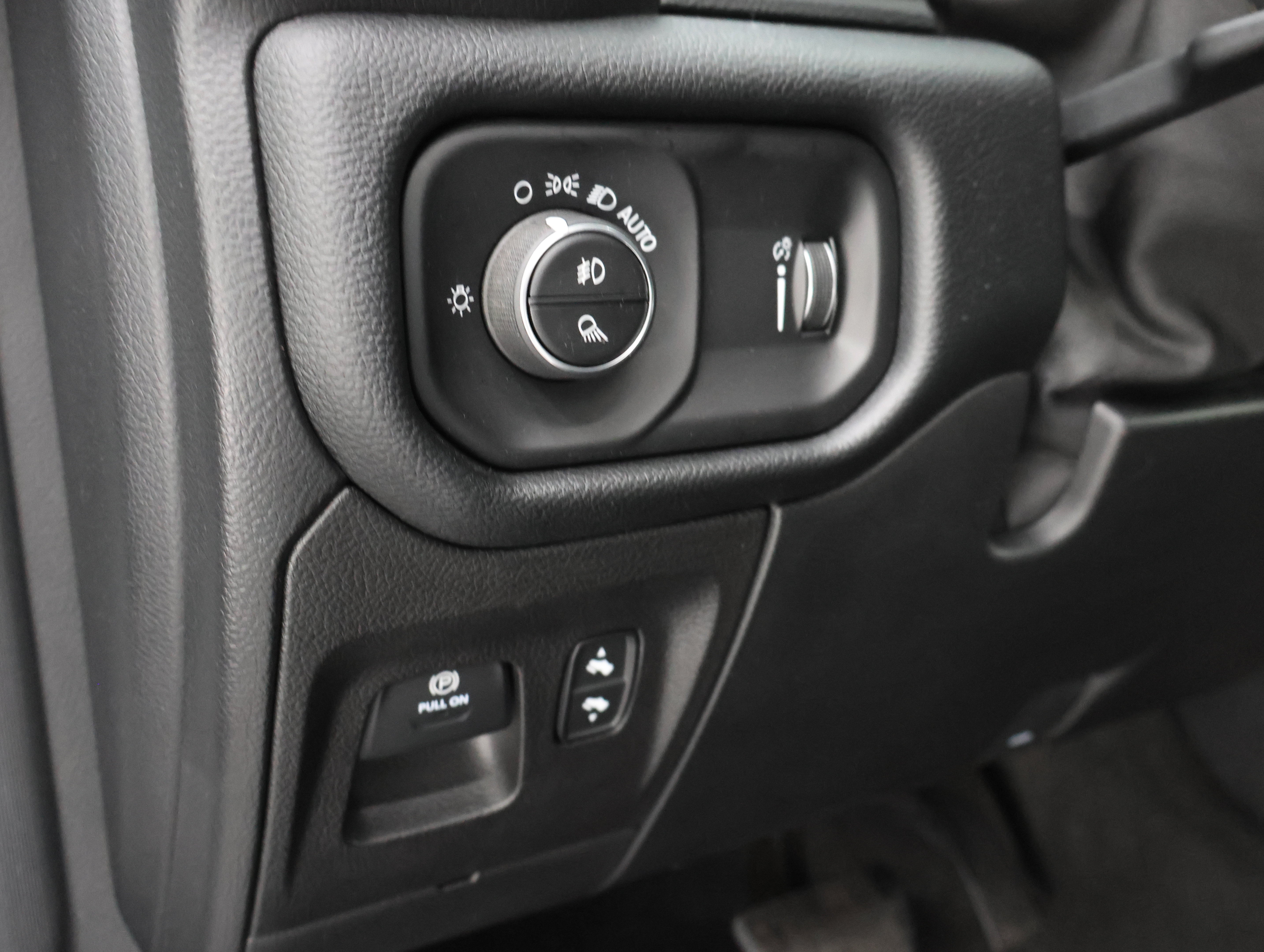 Used 2020 RAM 1500 Big Horn AWD/4WD image 40