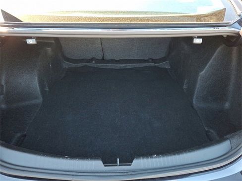 Used 2022 Chevrolet Malibu LT image 28