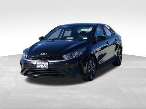 Used 2023 Kia Forte LXS image 7