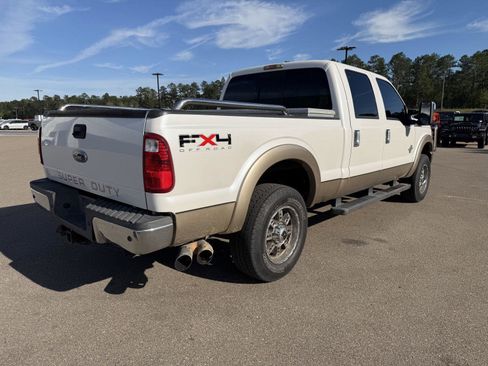 Used 2011 Ford F250 Lariat w/ Lariat Interior Pkg image 6