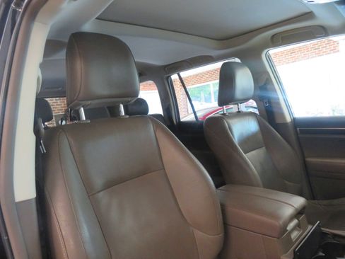 Used 2015 Lexus GX 460 w/ Premium Package image 29