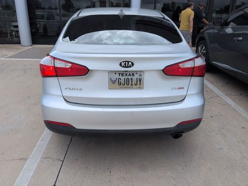 Used 2015 Kia Forte EX w/ UVO Package W/17" Alloys FWD image 5