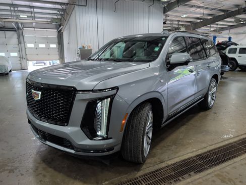 Used 2025 Cadillac Escalade Sport Platinum w/ LPO, Floor Liner Package AWD/4WD image 6