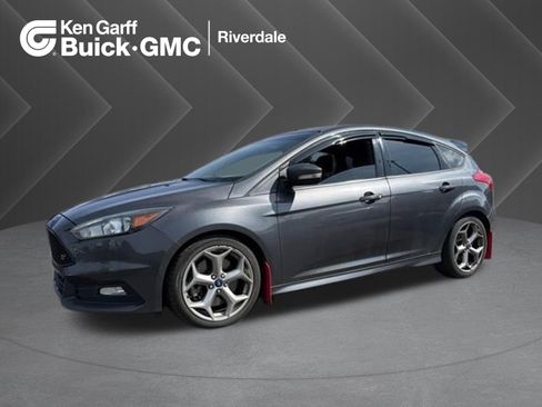 Used 2018 Ford Focus ST FWD image 1