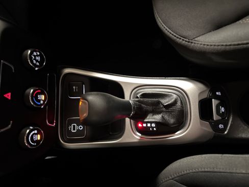 Used 2018 Jeep Compass Sport FWD image 23