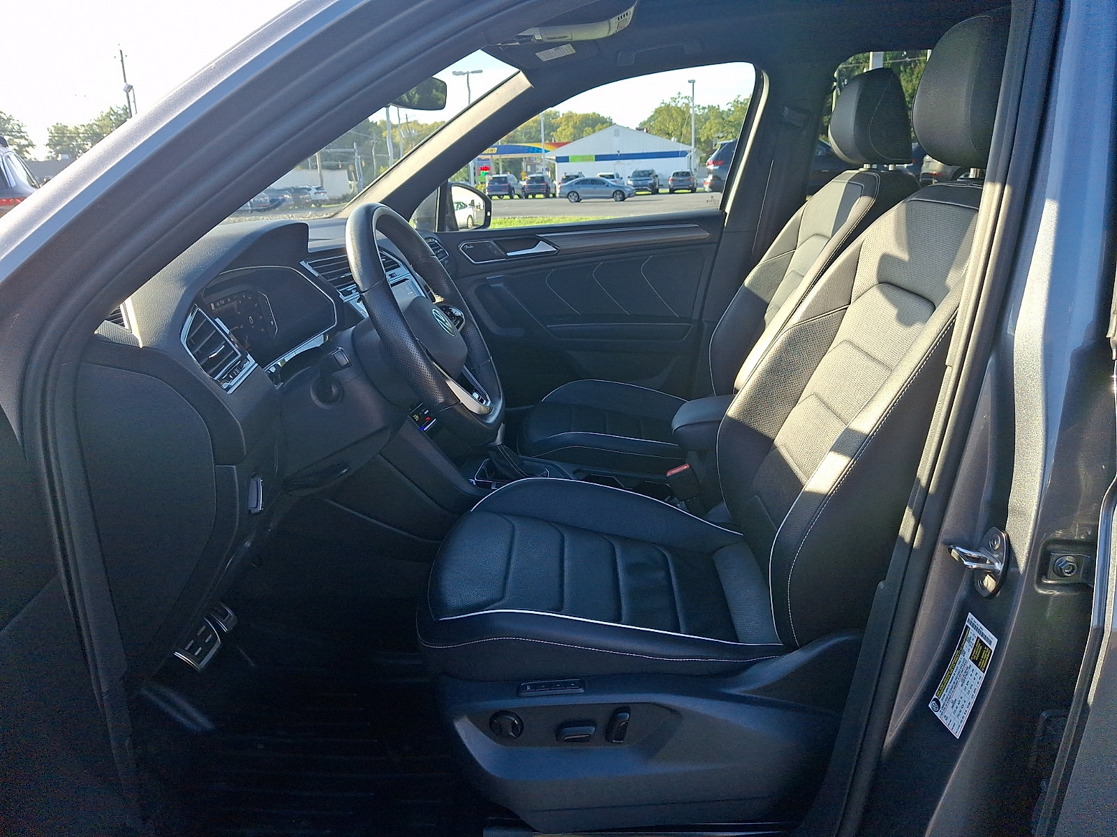Used 2024 Volkswagen Tiguan SEL R-Line AWD/4WD image 13