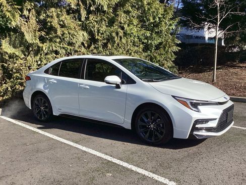 Used 2024 Toyota Corolla SE image 7