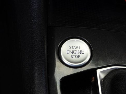 Used 2022 Volkswagen Tiguan SE R-Line image 59