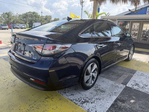 Used 2017 Hyundai Sonata Limited w/ Ultimate Package 02 FWD image 5