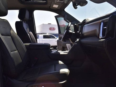 Used 2024 GMC Sierra 3500 Denali w/ Denali Reserve Package AWD/4WD image 30