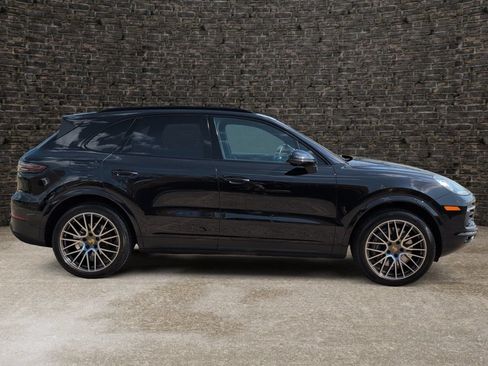 Used 2021 Porsche Cayenne AWD/4WD image 3