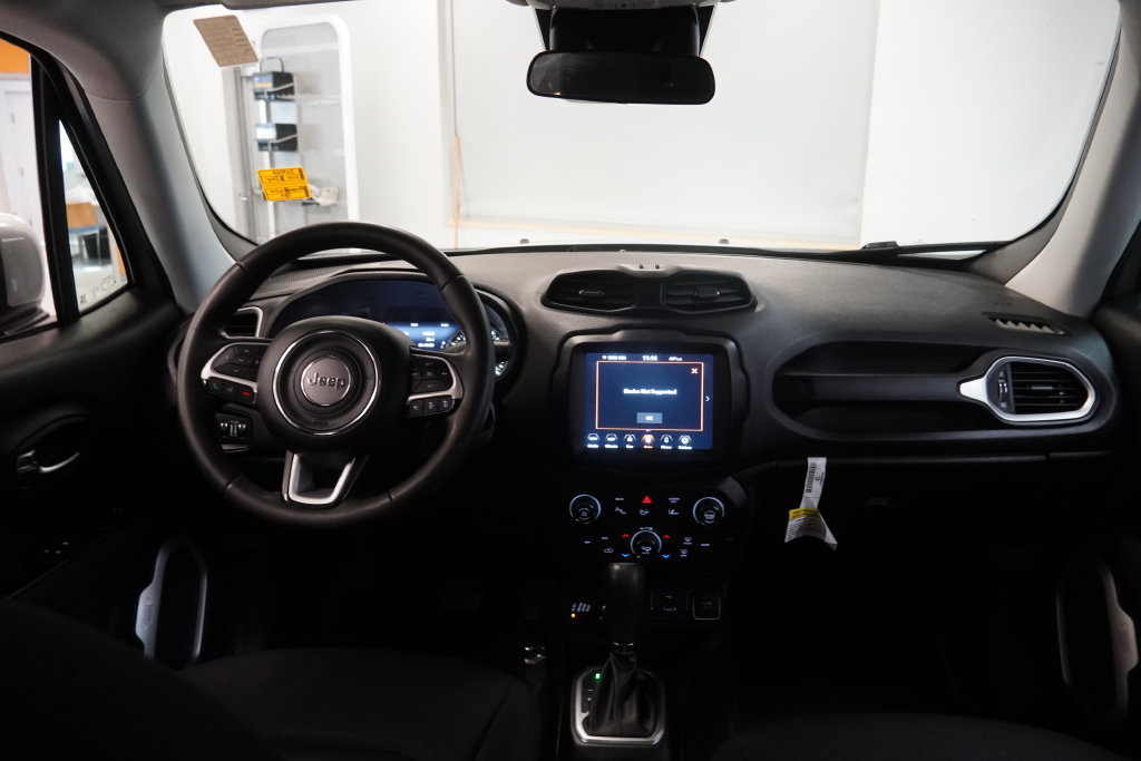 Used 2021 Jeep Renegade Latitude w/ Luxury Group I AWD/4WD image 17