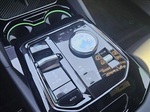 Certified 2025 BMW i5 eDrive40i w/ Premium Package image 23