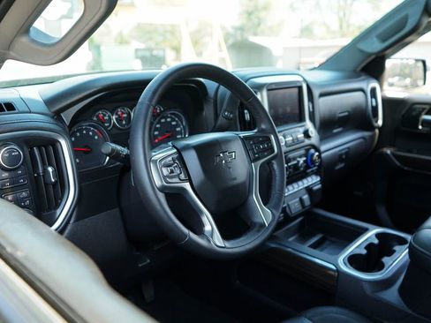 Used 2021 Chevrolet Silverado 1500 LT Trail Boss w/ Convenience Package II image 7