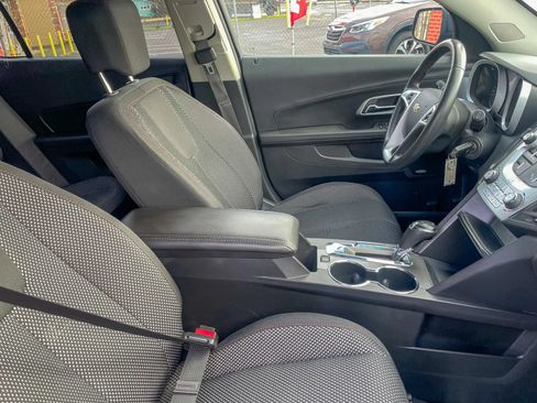 Used 2017 Chevrolet Equinox LT w/ Convenience Package AWD/4WD image 34