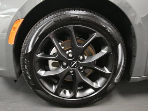 Used 2025 Chrysler Pacifica Limited FWD image 37