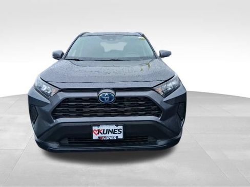 Used 2019 Toyota RAV4 LE w/ Carpet Mat Package AWD/4WD image 11