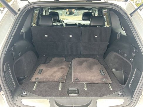 Used 2017 Jeep Grand Cherokee Limited image 30