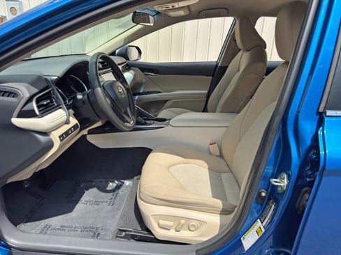 Used 2019 Toyota Camry LE FWD image 15
