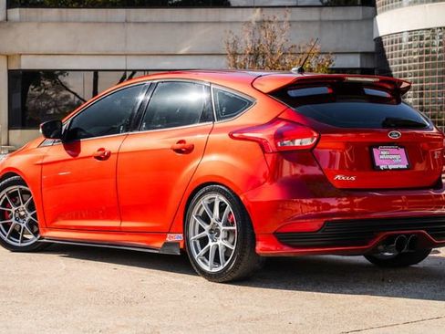 Used 2018 Ford Focus ST w/ Equipment Group 401A image 47