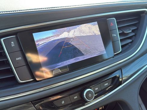 Used 2020 Buick Enclave Essence w/ Sound and Sites Package image 30