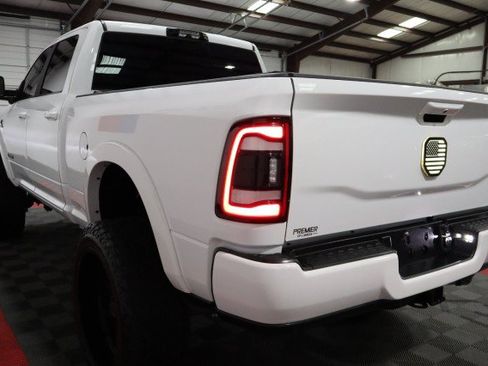 Used 2022 RAM 2500 Laramie w/ Night Edition AWD/4WD image 33
