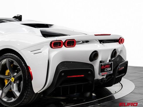 Used 2022 Ferrari SF90 Stradale AWD/4WD image 21