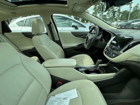Used 2019 Chevrolet Malibu Premier w/ Sun and Wheel Package FWD image 6