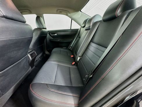 Used 2015 Toyota Camry SE FWD image 29