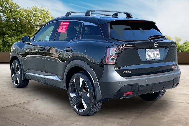 Certified 2025 Nissan Kicks SR FWD image 4