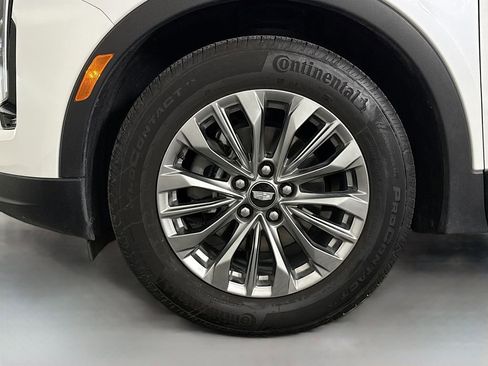 Used 2025 Cadillac XT4 Premium Luxury image 29