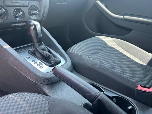 Used 2013 Volkswagen Jetta Sedan FWD image 19