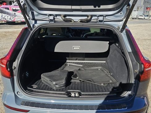 Certified 2024 Volvo V60 B5 Cross Country Ultimate image 7