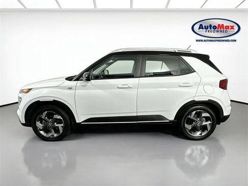 Used 2023 Hyundai Venue Limited image 8