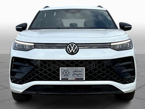 New 2026 Volkswagen Tiguan SE R-Line FWD image 3