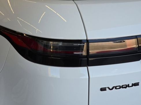 Certified 2025 Land Rover Range Rover Evoque Dynamic SE AWD/4WD image 36