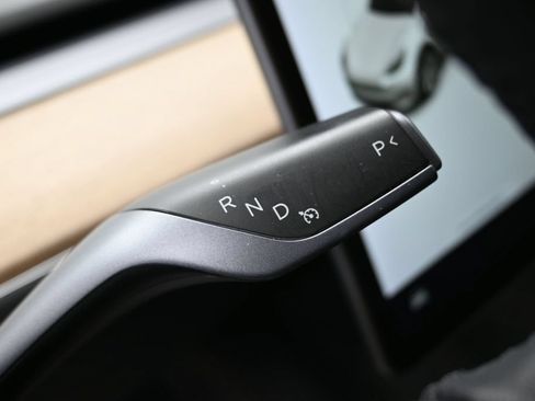 Used 2021 Tesla Model Y Long Range AWD/4WD image 21