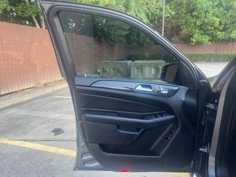 Used 2017 Mercedes-Benz GLS 450 4MATIC image 22