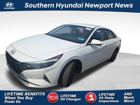 Used 2023 Hyundai Elantra SEL image 1