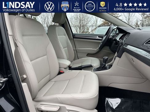 Used 2019 Volkswagen Golf Alltrack SE image 11