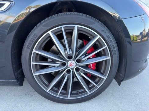 Used 2022 Maserati Quattroporte GT RWD image 20