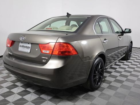 Used 2009 Kia Optima EX w/ Convenience Pkg image 2