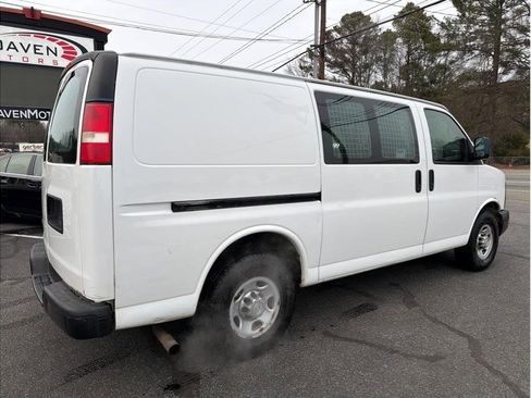 Used 2012 Chevrolet Express 2500 image 6