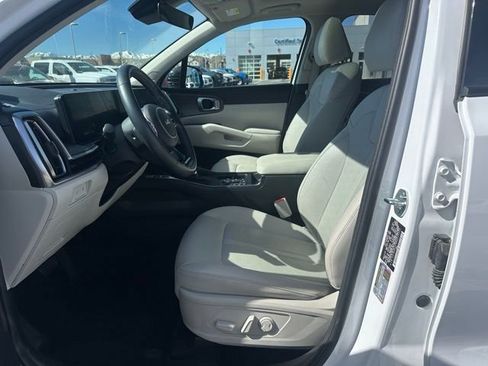 Used 2024 Kia Sorento X-Line EX image 2