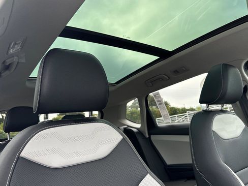 New 2026 Volkswagen Taos SEL image 16