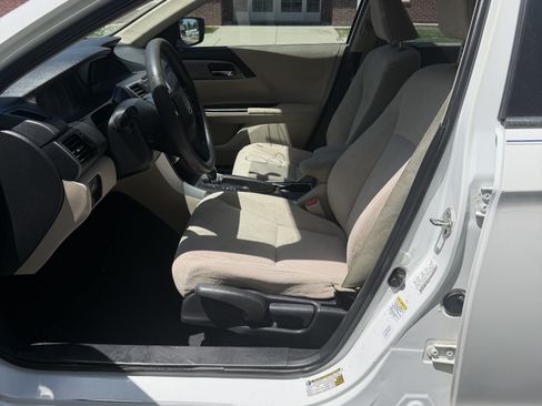 Used 2013 Honda Accord LX image 10
