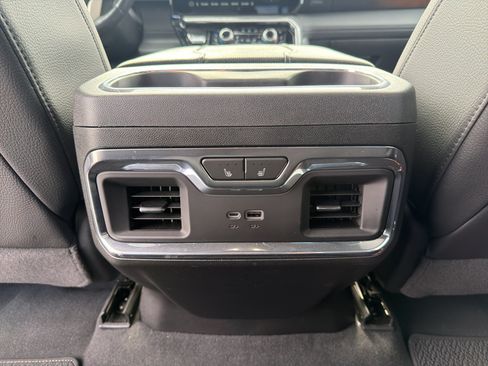 Used 2024 GMC Sierra 1500 Denali AWD/4WD image 26