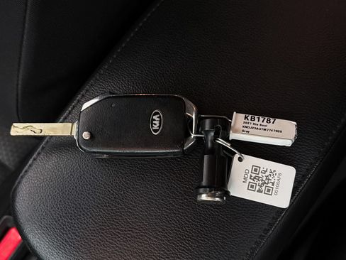 Used 2021 Kia Soul LX FWD image 26