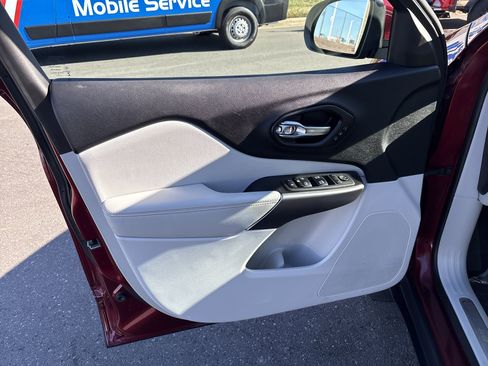 Certified 2021 Jeep Cherokee Limited w/ Elite Package image 15