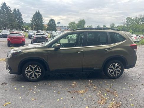 Certified 2023 Subaru Forester Premium AWD/4WD image 7